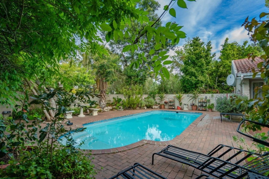 6 Bedroom Property for Sale in Golden Acre Western Cape